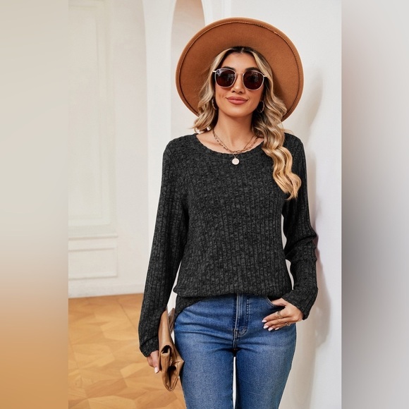 Every Day Style Round Neck Heathered Top - Picture 1 of 5